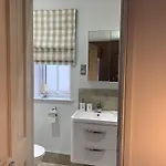 Rosies, The Bay, 2 Bedrooms With Ensuites, Parking For 2 Cars, 2 Dogs Welcome