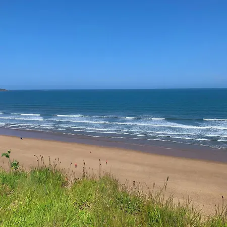 Rosies, The Bay, 2 Bedrooms With Ensuites, Parking For 2 Cars, 2 Dogs Welcome Holiday home *