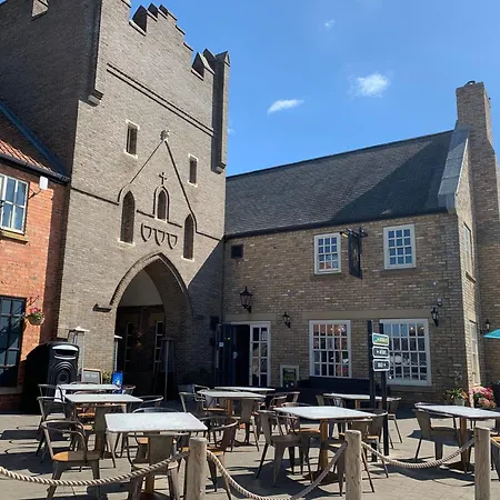 Rosies, The Bay, 2 Bedrooms With Ensuites, Parking For 2 Cars, 2 Dogs Welcome * Filey