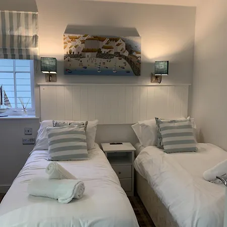 Rosies, The Bay, 2 Bedrooms With Ensuites, Parking For 2 Cars, 2 Dogs Welcome Ferienhaus *