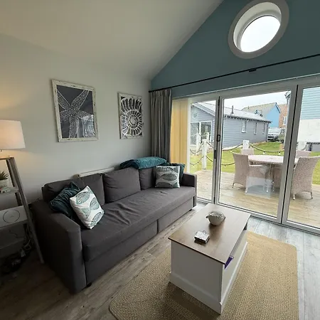Holiday home Rosies, The Bay, 2 Bedrooms With Ensuites, Parking For 2 Cars, 2 Dogs Welcome