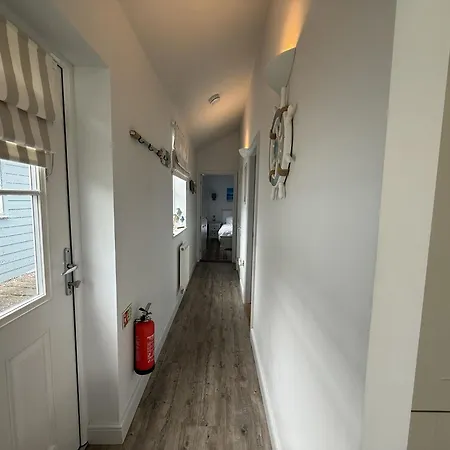 Rosies, The Bay, 2 Bedrooms With Ensuites, Parking For 2 Cars, 2 Dogs Welcome