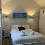 Rosies, The Bay, 2 Bedrooms With Ensuites, Parking For 2 Cars, 2 Dogs Welcome Filey